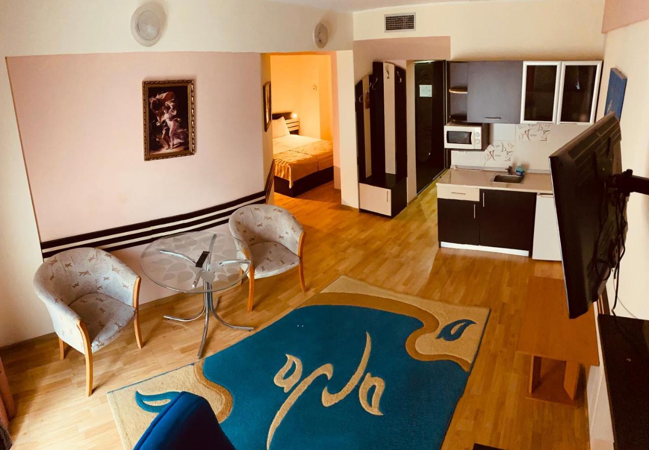 Hotel Zimbru Iasi Exteriör bild