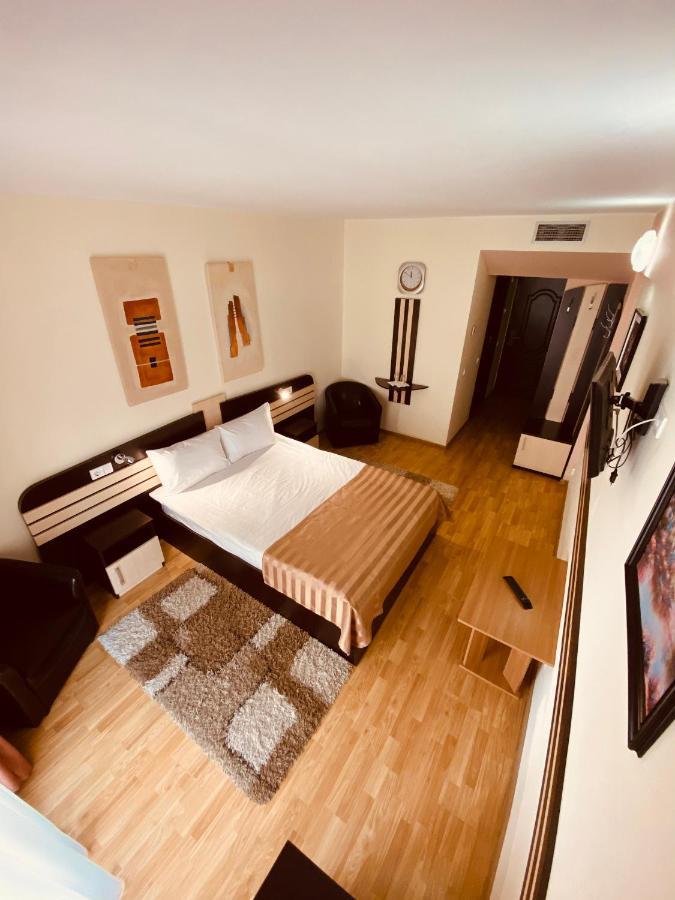 Hotel Zimbru Iasi Exteriör bild
