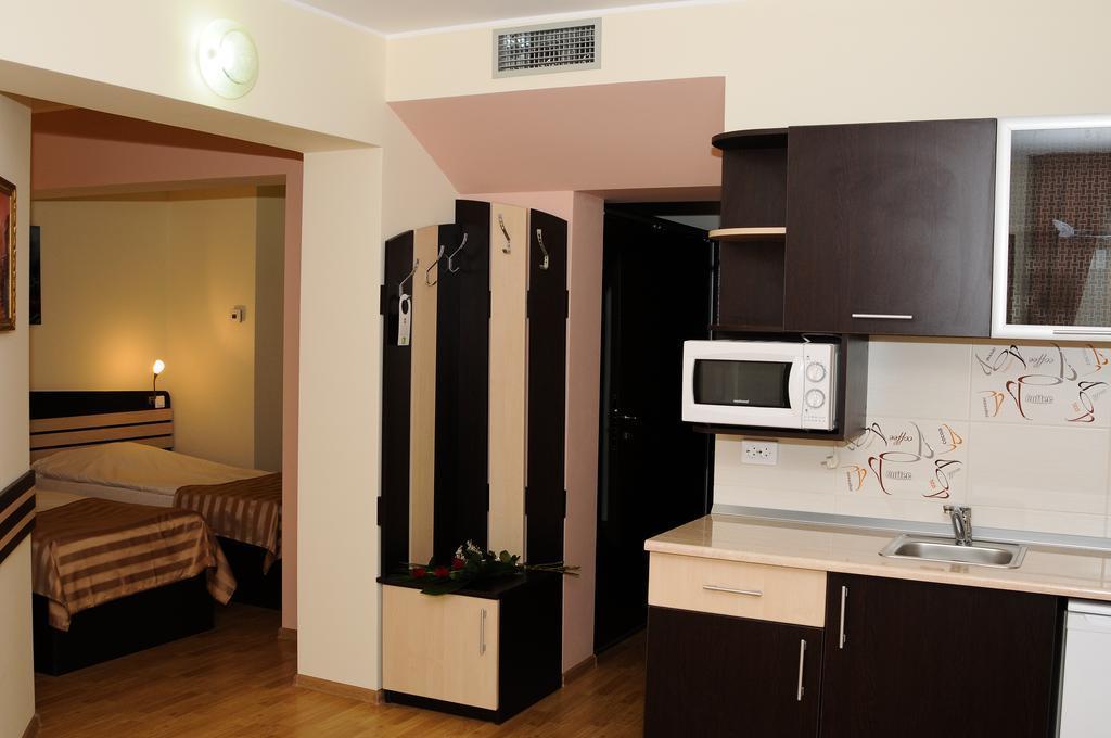 Hotel Zimbru Iasi Exteriör bild