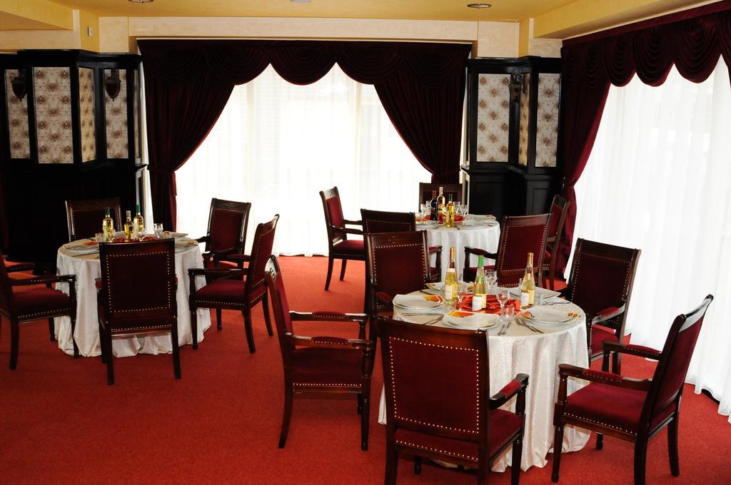 Hotel Zimbru Iasi Exteriör bild