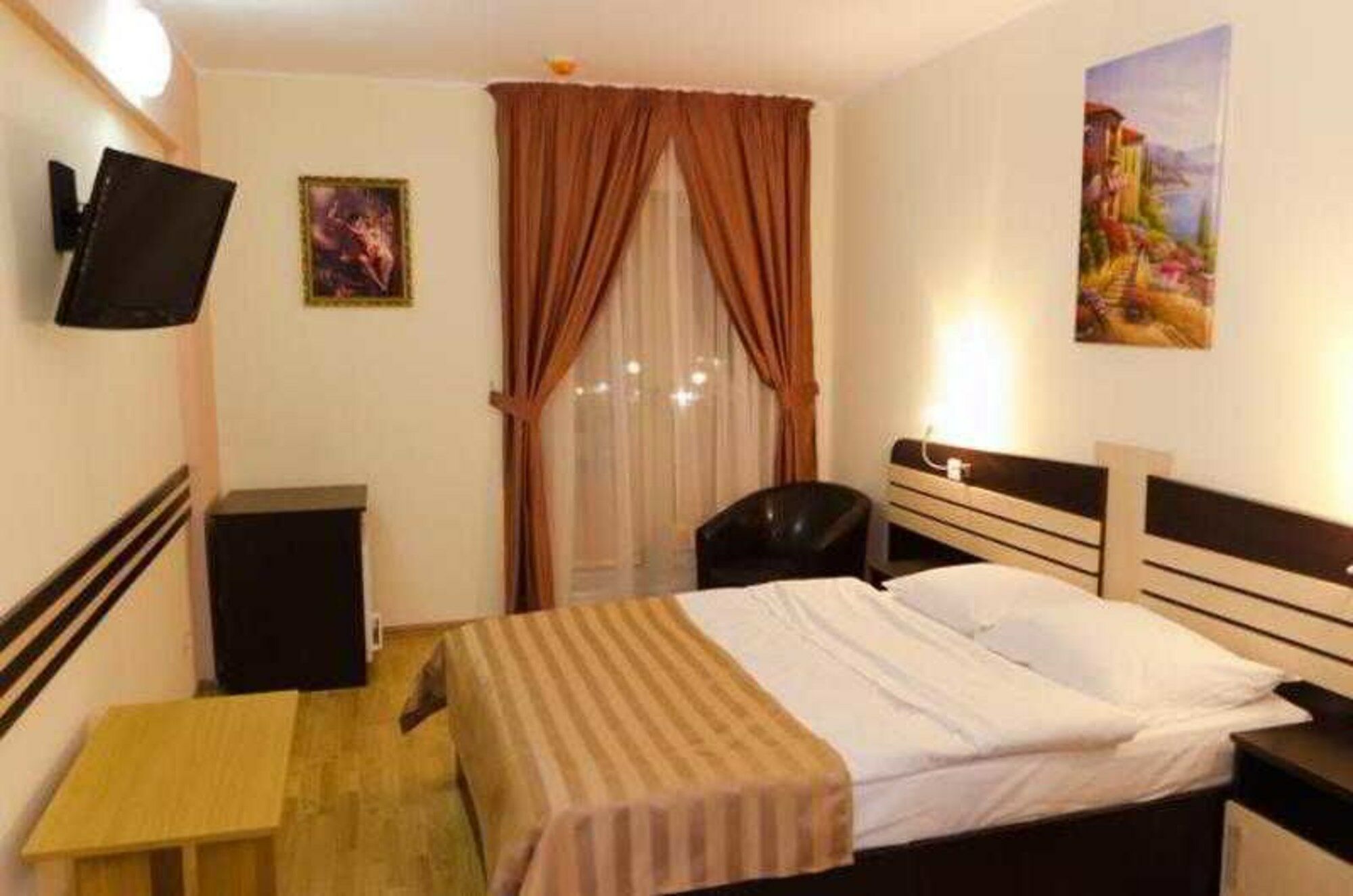 Hotel Zimbru Iasi Exteriör bild